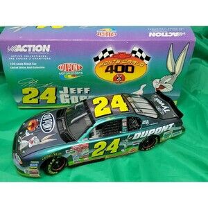 Jeff Gordon 2001 DuPont/Looney Tunes 1:24 Scale Diecast Car-Action Collectibles